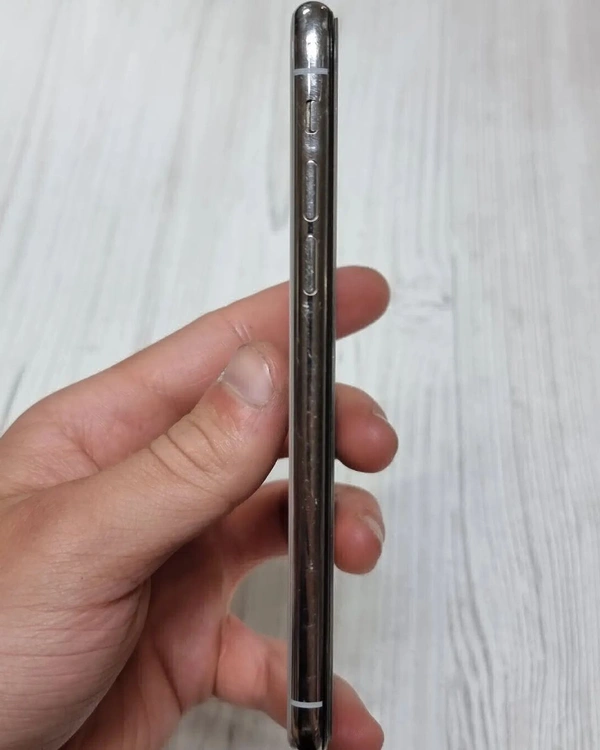iPhone X 128Gb 13 Months used - Black