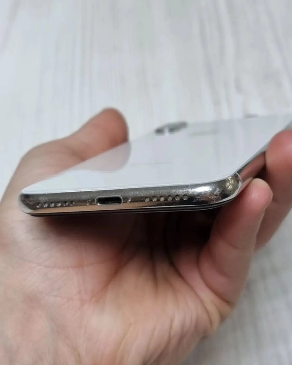 iPhone X 128Gb 13 Months used - Black