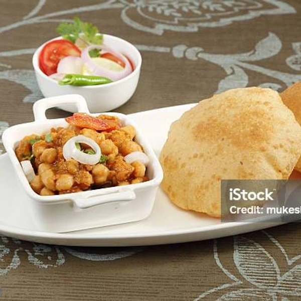 Poori (3pcs) with Aloo Masala