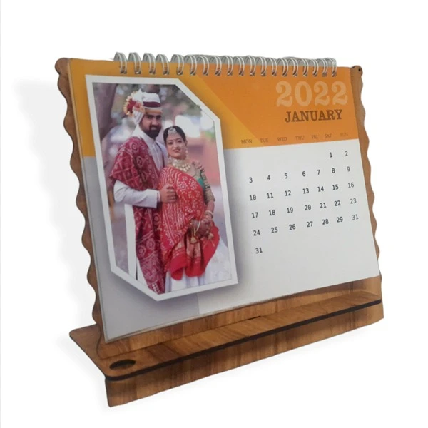 Itsmyway Wooden Desktop Table Calendar with Pen Stand