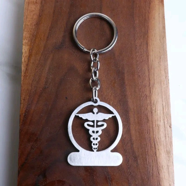 Itsmyway Gift Doctor Personalized Keychain - Stainless Steel Customizable Engraved Key Ring with Names - Best Gift For Doctor (3.5 cm x 4.5 cm, Silver Color)