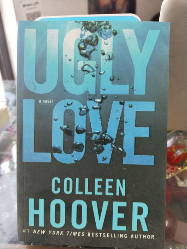 Simond Schuster  Ugly Love Collen Hoover  - Cornflower Blue