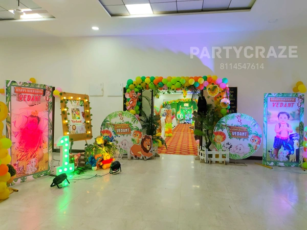 Jungle Safari Theme 
