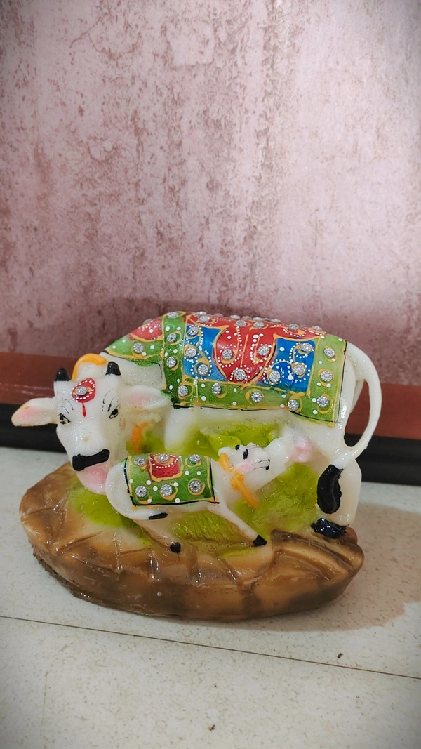 GOU MATA SHOWPIECE RADIUM