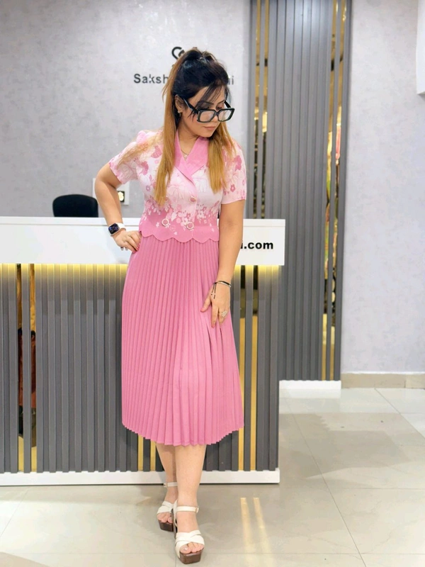 Timeless Pleated Midi Dress for Effortless Style