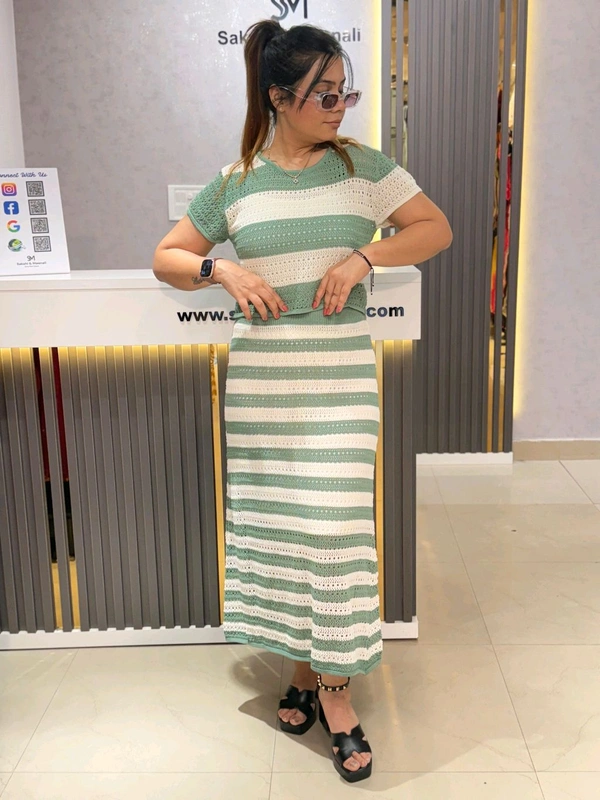 SKU 2109 Beautiful Dress With Stripes And Inner - Free Size M To XXL, Green