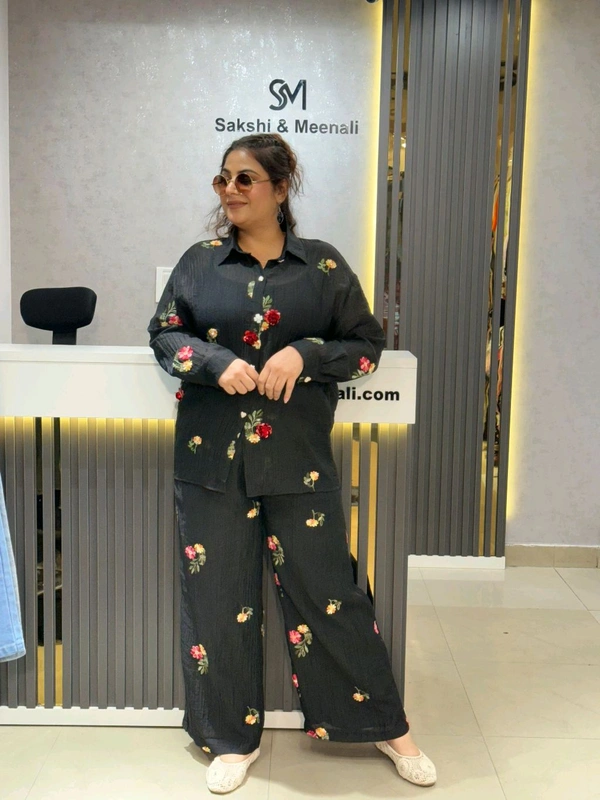 SKU 2159 Elegant Embroidery Cordset With Beautiful Button - Black, Free Size M To XXXL