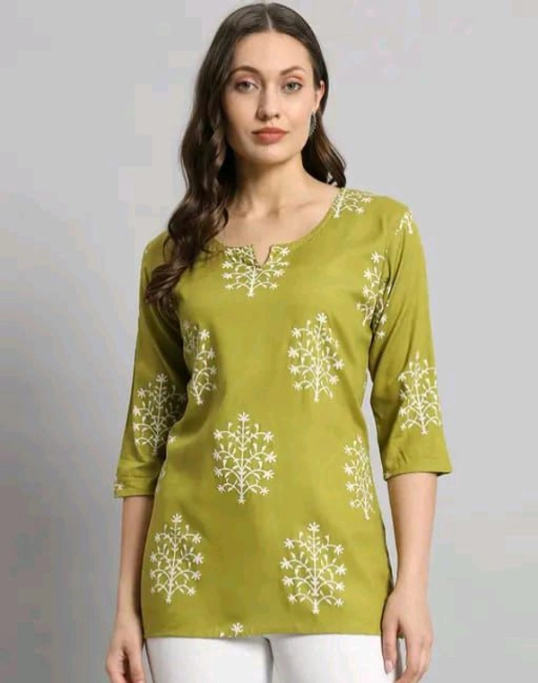 Banita Attractive Kurtis Mo hja 0.1