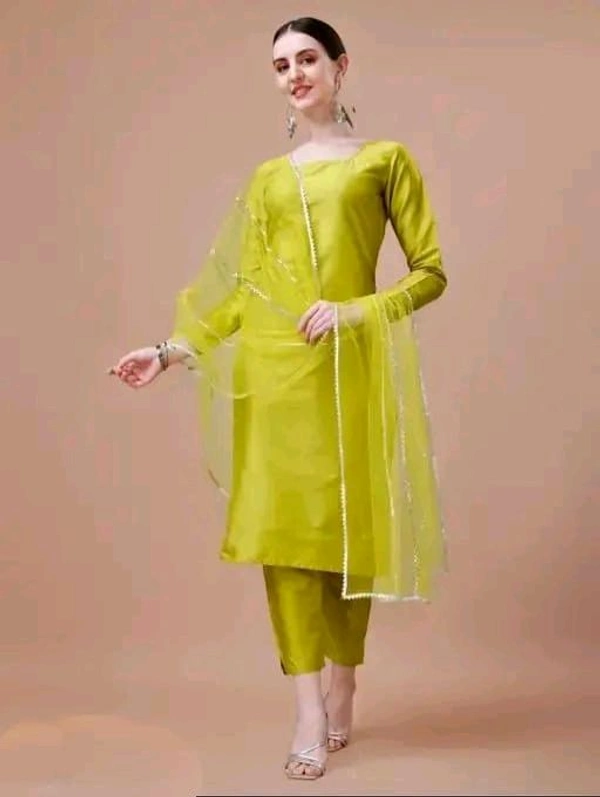 Kashvi Petite Women Kurta Sets