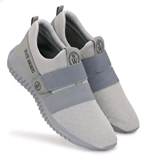 Modern Fashionable Men Sports Shoes