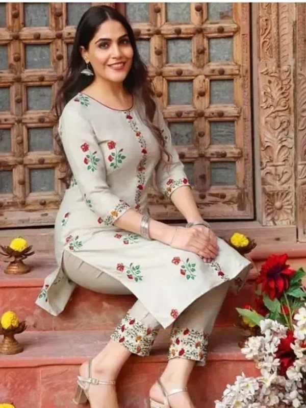 WOMEN KURTA SET WITH EMRODARY WORK FANCY KURTI WITH BOTTOM MO