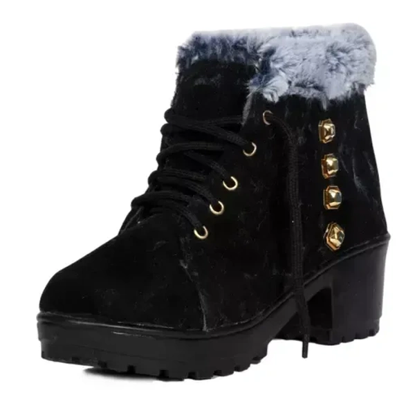 womens black boots Mo