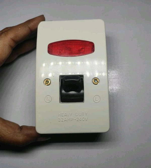 DP Switch 32 Amp