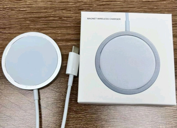 IPHONE MAGNET WIRELESS CHARGER 10.PCS BOX 