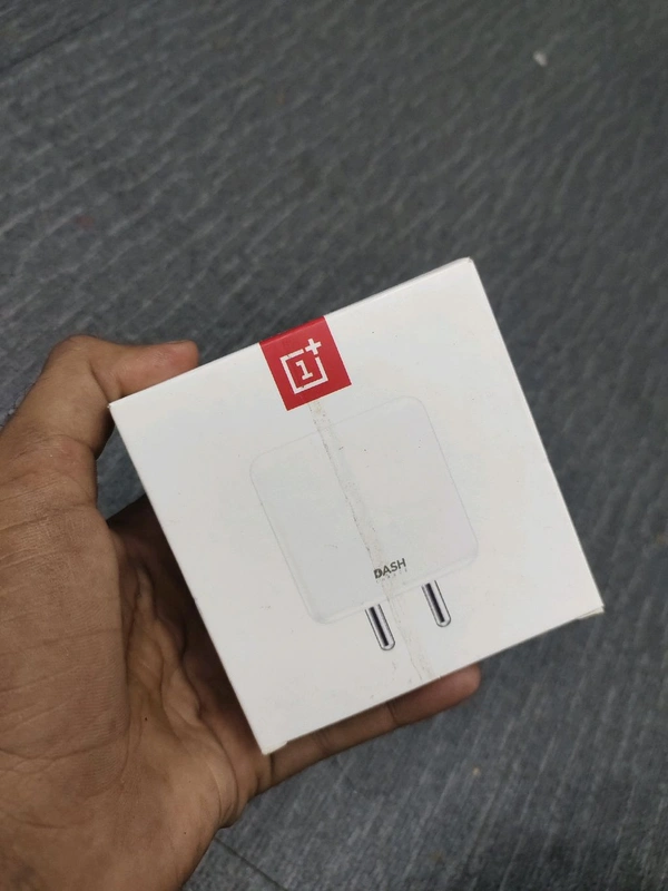 OnePlus Dash Adapter 