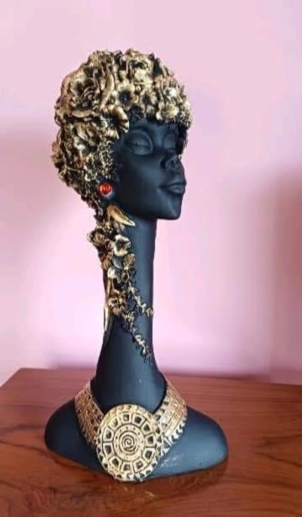 Lady Face Statue 02