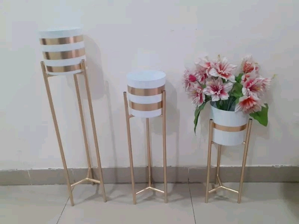 White Pots With Stand 505060