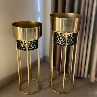 Pots & Stands