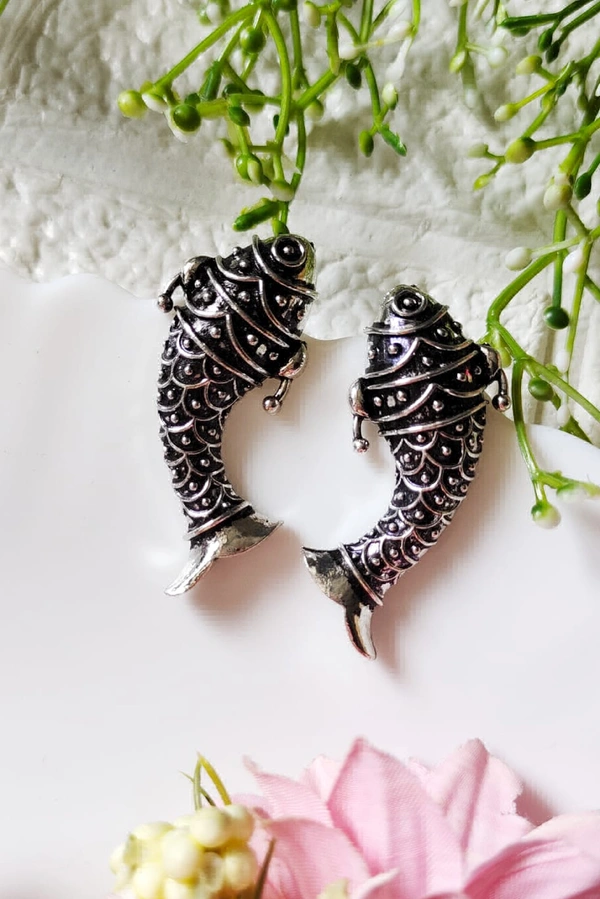 Quirky Oxidised Machli Studs