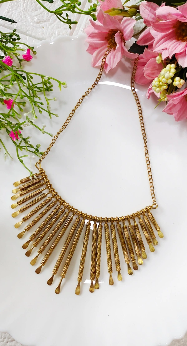 Stylish Golden Choker Neckpiece 
