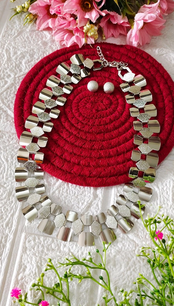 Elegant Style Silver Statement Necklace 