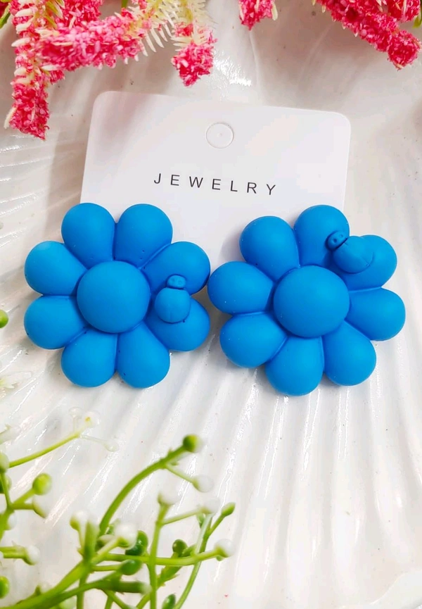 Unique Matte Flower With Bee Studs