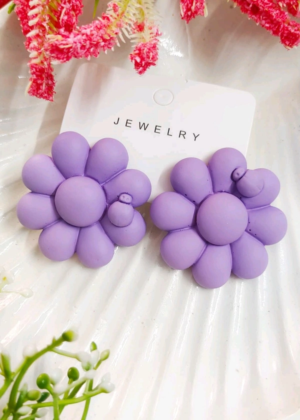 Unique Matte Flower With Bee Studs