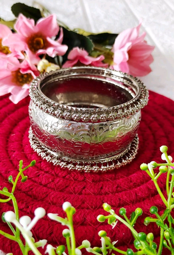 Elegant Style GS Bangles Set