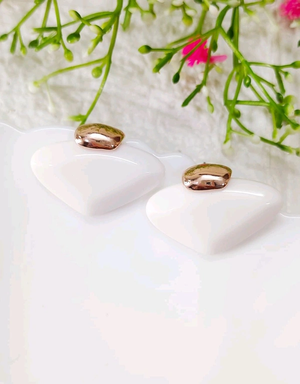 Beautiful Pastel Editions Studs