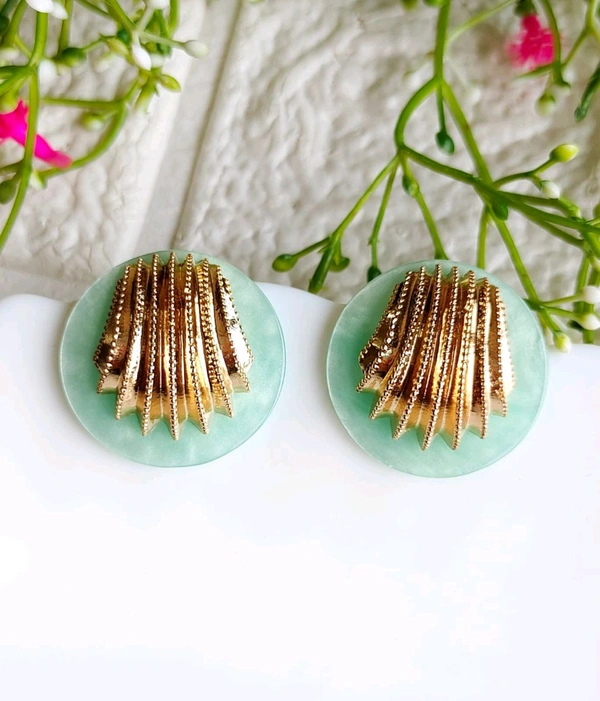 Pastel Shell Studs - Lightweight 