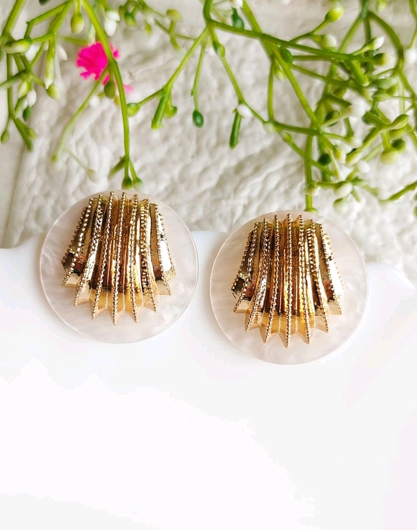Pastel Shell Studs - Lightweight 