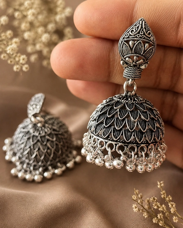 🌷*Elegant Oxidized Silver Lotus Jhumka Earrings* 🌷