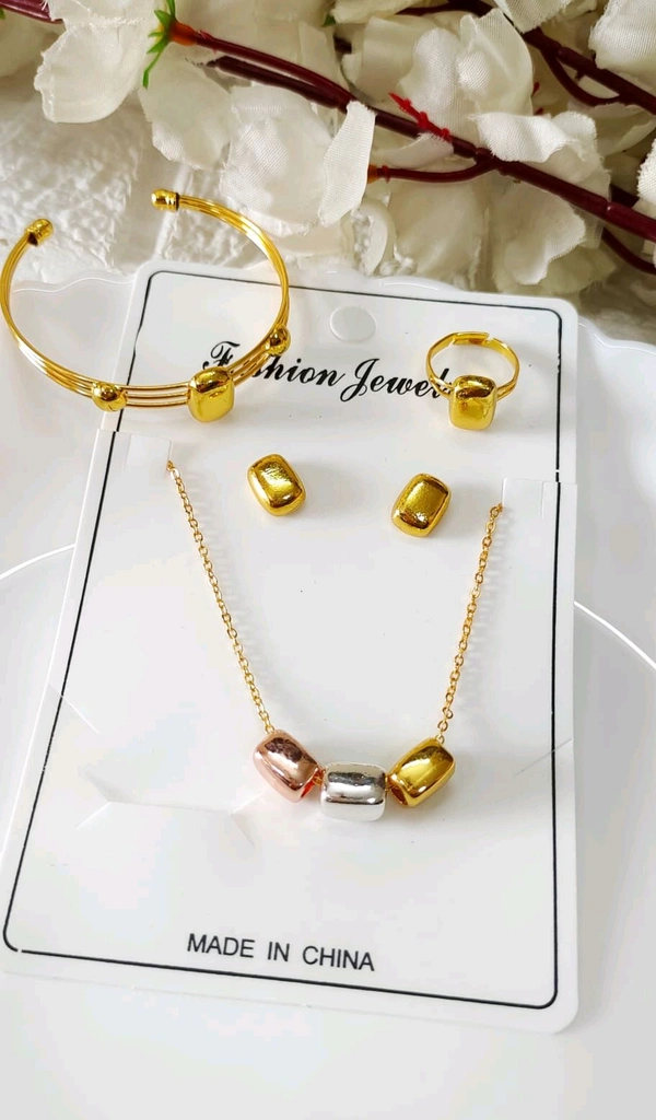 Stylish 3 Colors Pendant Combo Set