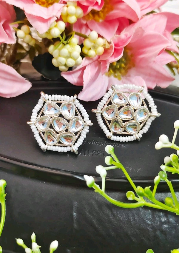 Pretty Kundan Studs