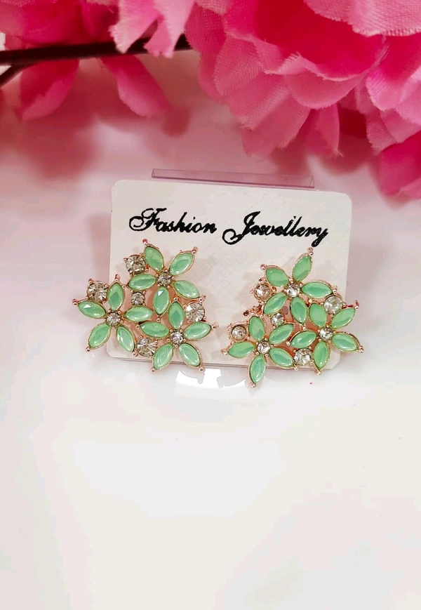 Pretty Crystal Studs
