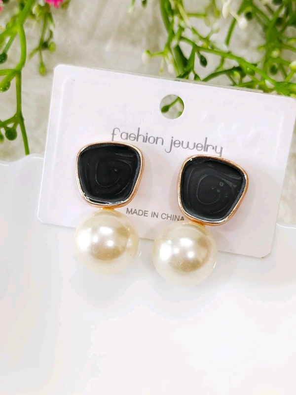 Stylish Marble Pearl Drops