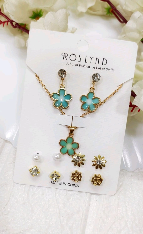 Beautiful Pendant & Earrings Combo Card