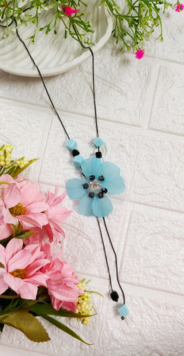 Stylish Floral Long Necklace 
