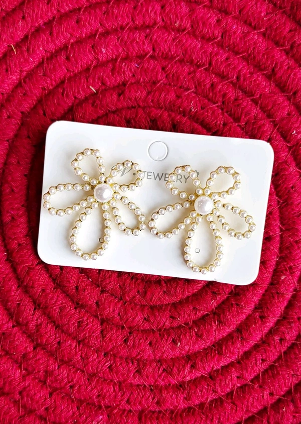 Stylish Korean Pearl Studs Earrings 