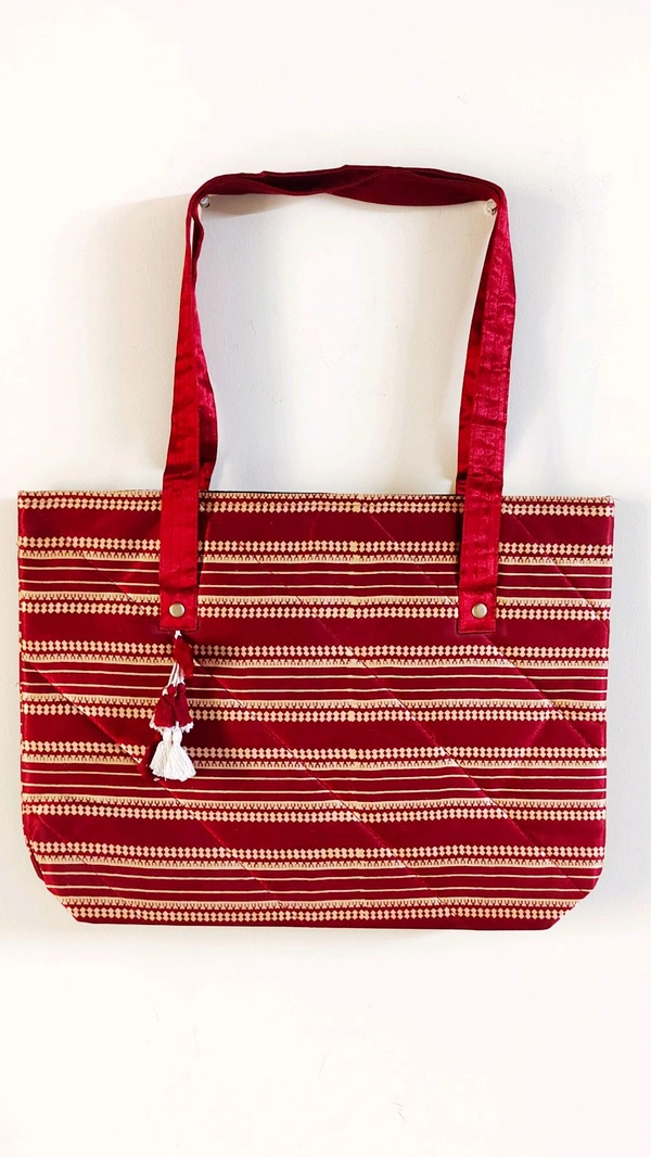 Ethnic Spacious Tote Bags With Tassels