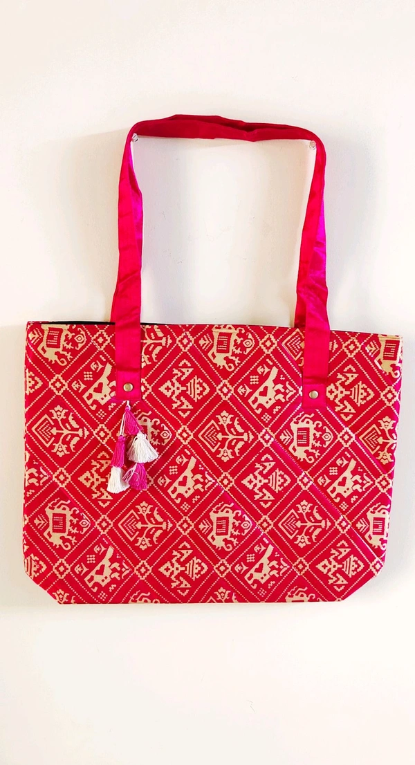 Ethnic Spacious Tote Bags With Tassels