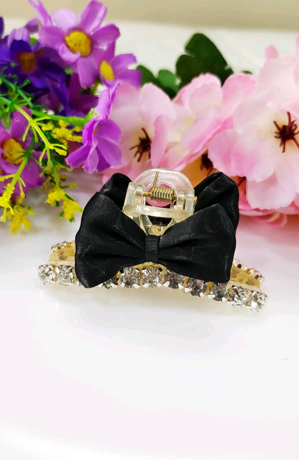Pretty Party Bow Clutch 