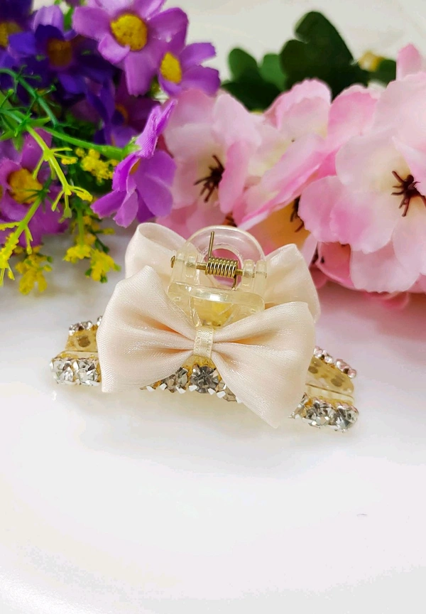 Pretty Party Bow Clutch 