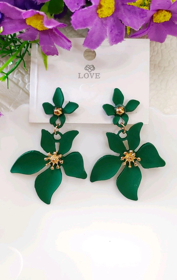 Pretty Floral Matte Danglers 🌷