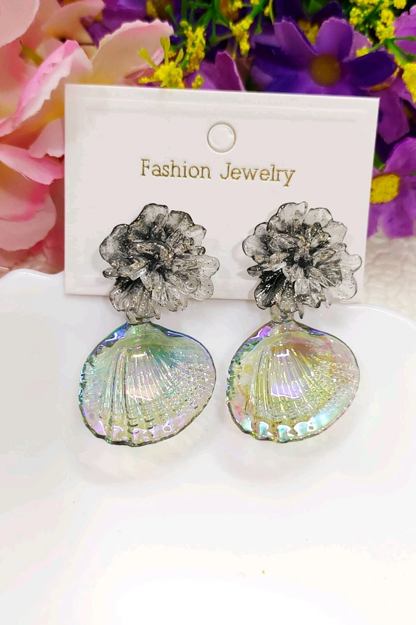 Beautiful Shell Drops 