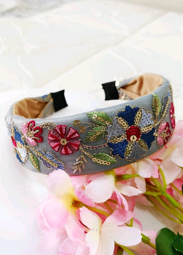 Pretty Embroidered Unbreakable Hair Bands 