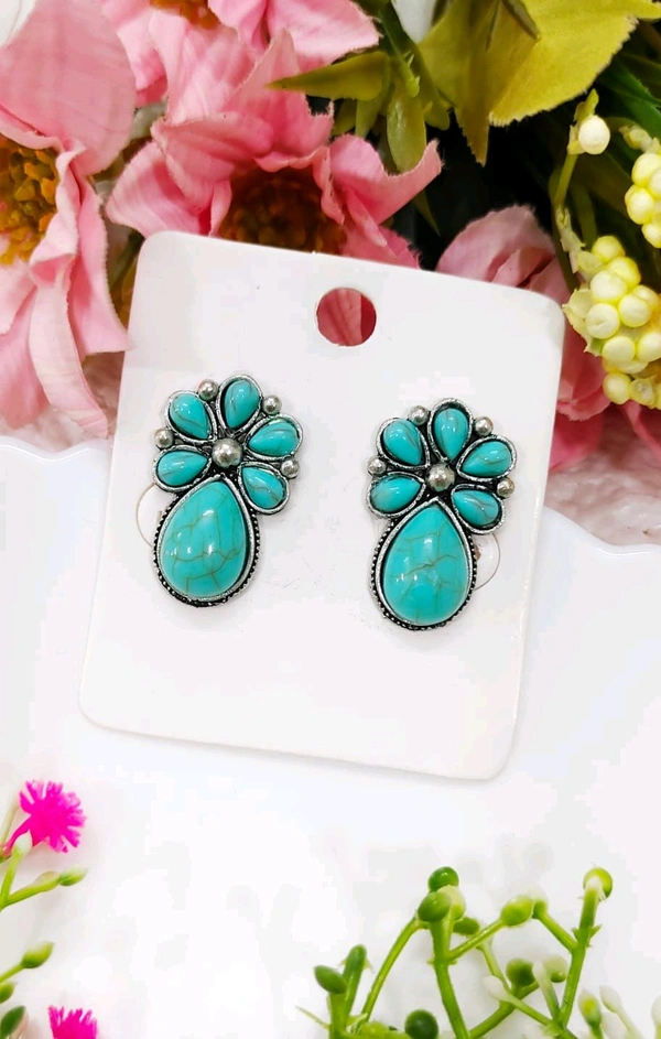 Beautiful Marble Finish Floral Oxi Studs