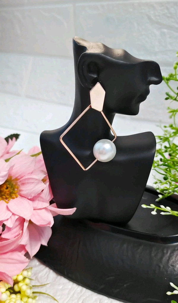 Unique Rosegold Pearl Earrings 