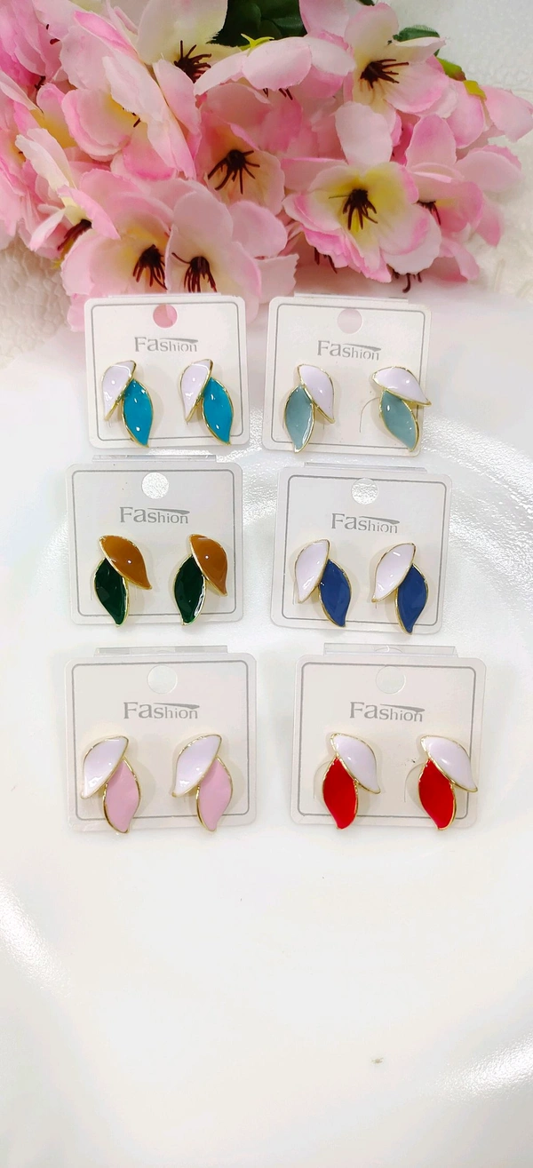 Stylish Leaf Studs