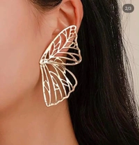 *Golden Butterfly Elegance Earrings* 🦋